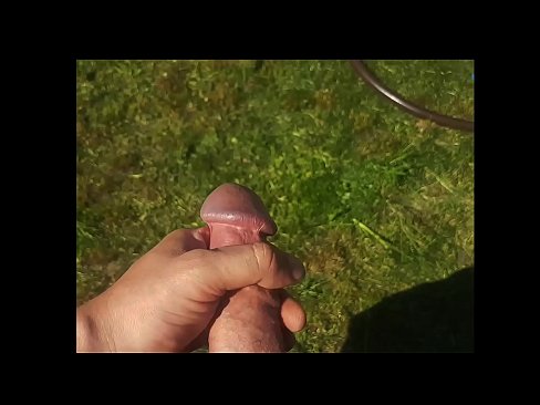 ❤️ O bunăciune fierbinte își face sex cu păsărica roz și ejaculează cu un squirt într-o grădină de vară ❤️ at ro.hentai-id-tv.ru ﹏